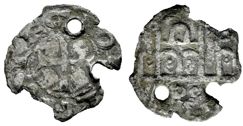 Dineiru de la ilesia con torre (LEGIONENS / LEO)